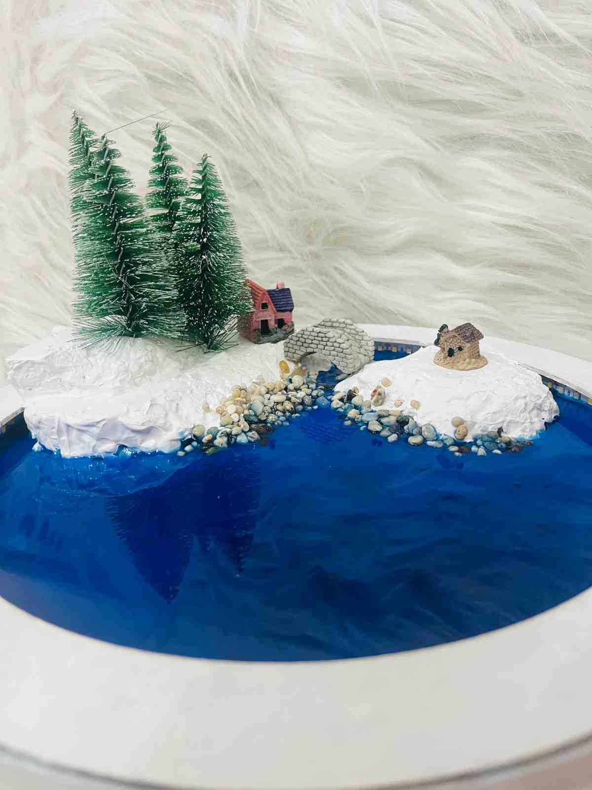 RESIN DECORS